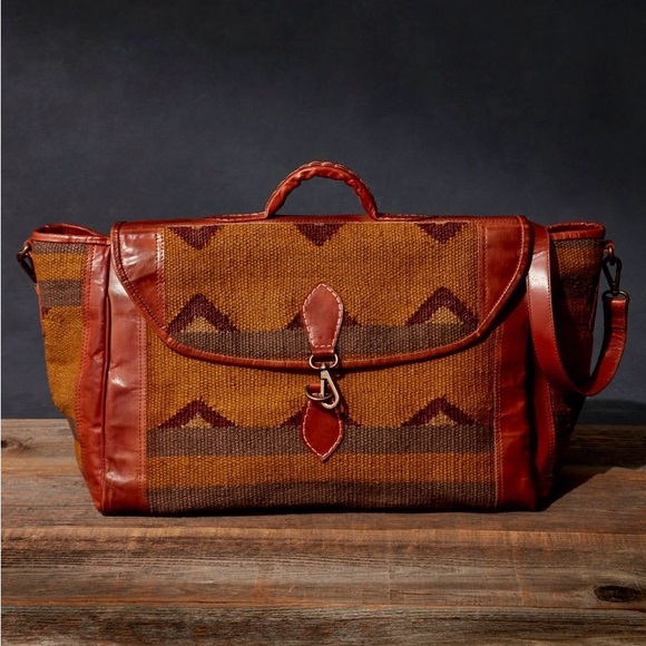 Free People Handbags - Sale!▪️NWT Free People Stunning Extra Large Winona Weekender Bag